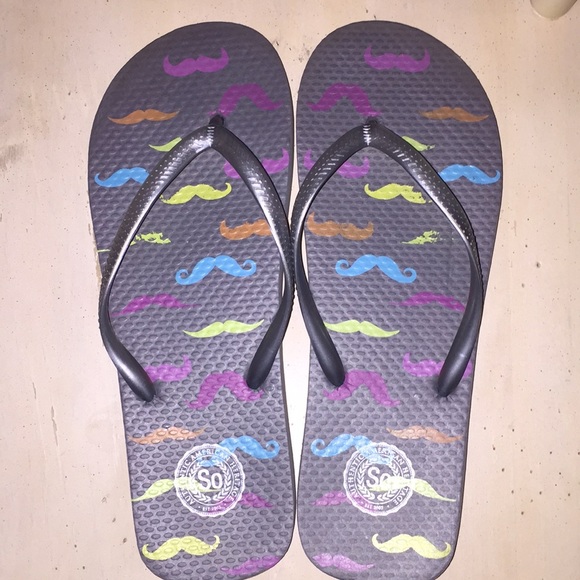 Classic flip-flops with a crazy twist! - Picture 1 of 3